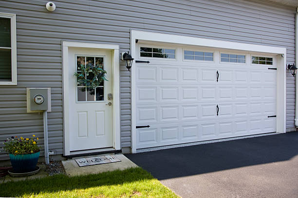 24/7 Emergency Garage Door Panel Replacement experts in Tazewell County County, VA
